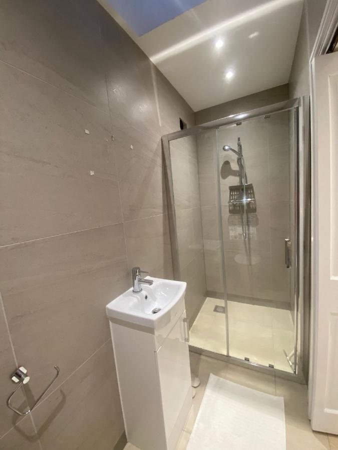 Dannifar Guest House London Exterior photo